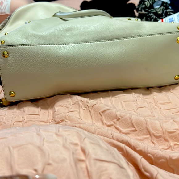 MK Hamilton - Picture 5 of 9